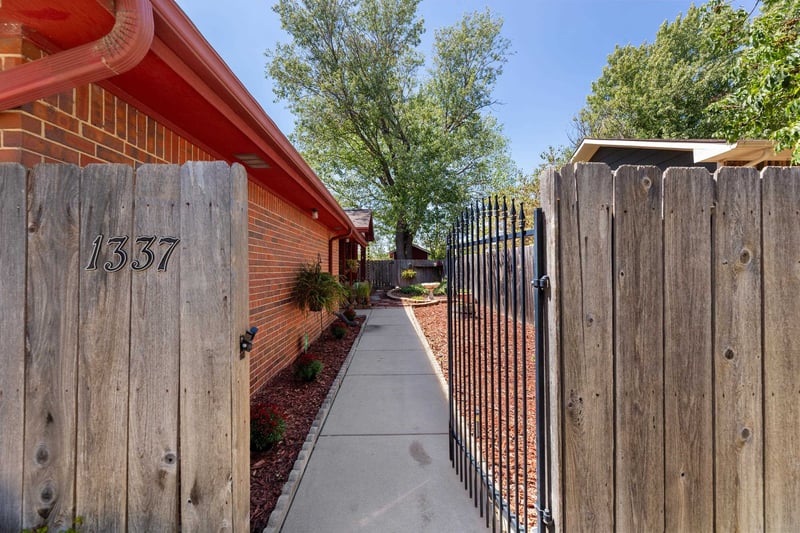 1337 N Denene Ln, Wichita, KS 67212