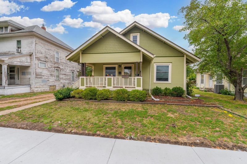 1905 W Douglas Ave, Wichita, KS 67213