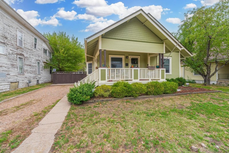 1905 W Douglas Ave, Wichita, KS 67213