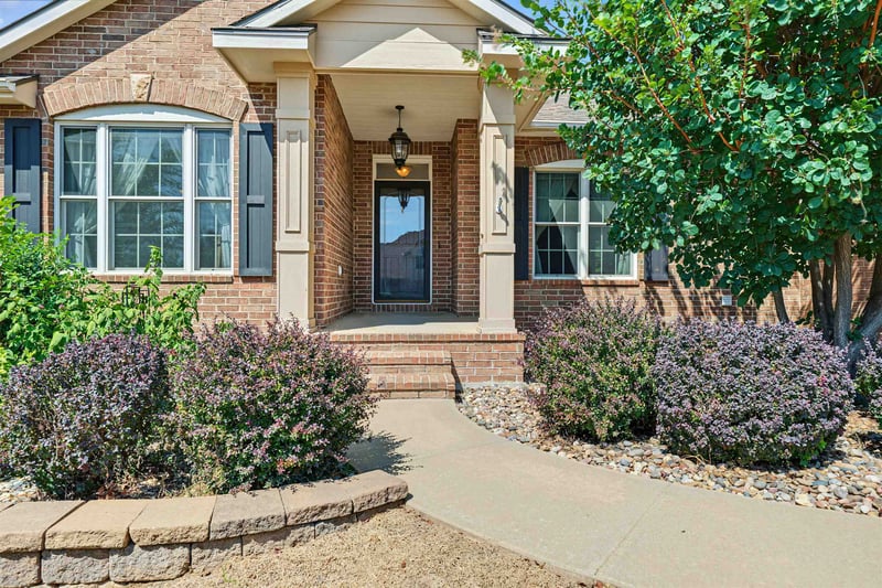 2213 Pinecrest Cir, Salina, KS 67401
