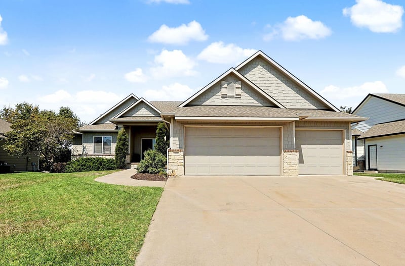 1002 E Woodstone Dr, Andover, KS 67002