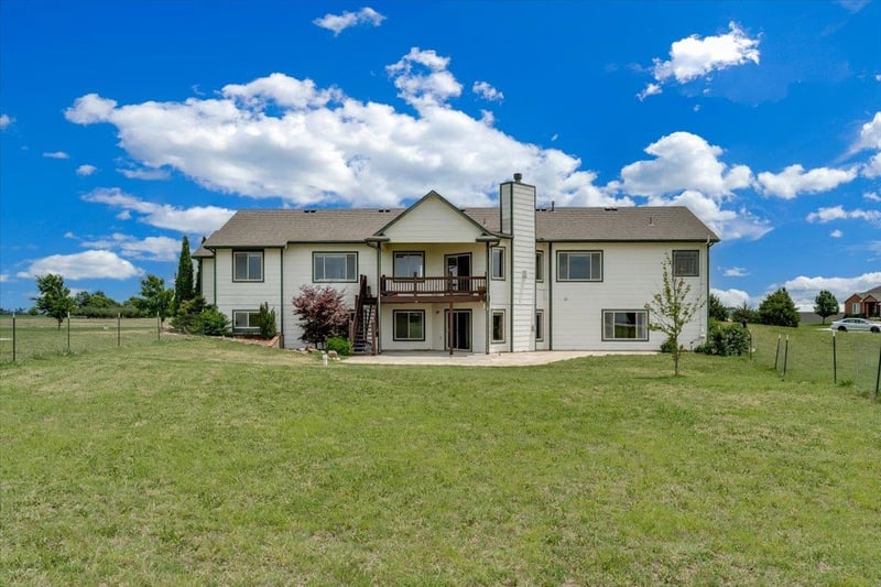 8015 S Butterfly Ct, Clearwater, KS 67026-8572