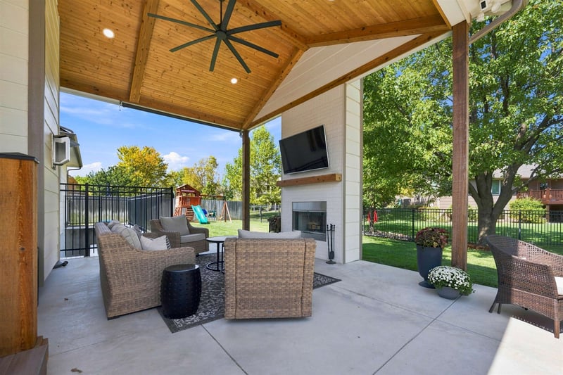 3326 N Wild Rose Ct, Wichita, KS 67205