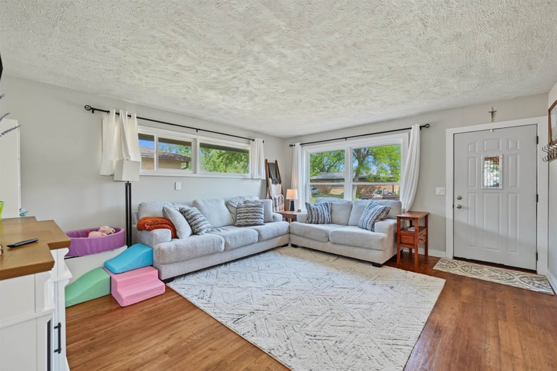 712 Ralph, Salina, KS 67401