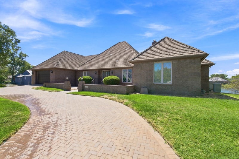2833 W Keywest Ct, Wichita, KS 67204