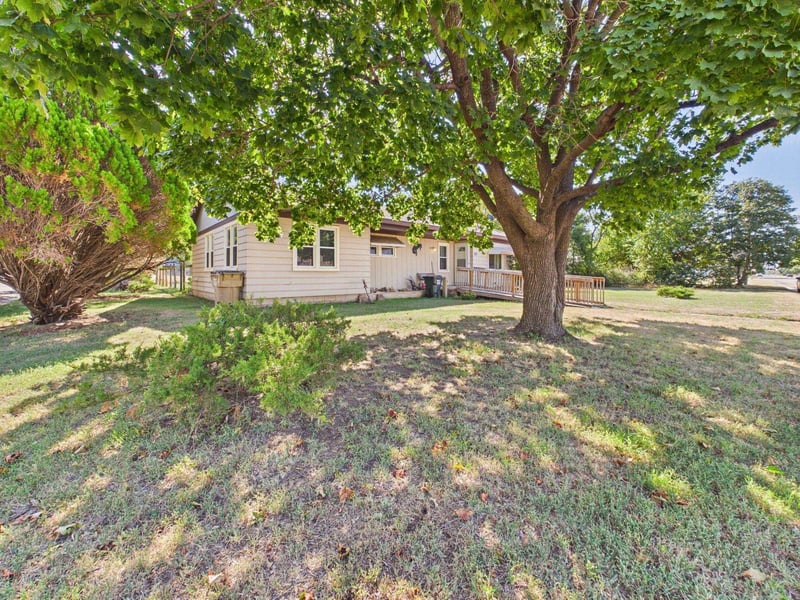 126 N Park St, Pretty Prairie, KS 67570
