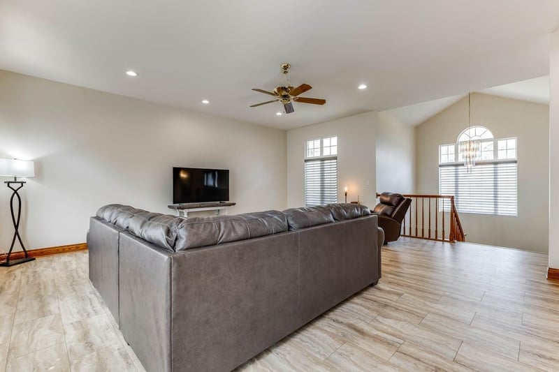 3905 Meadow Ridge Ln, Hutchinson, KS 67502