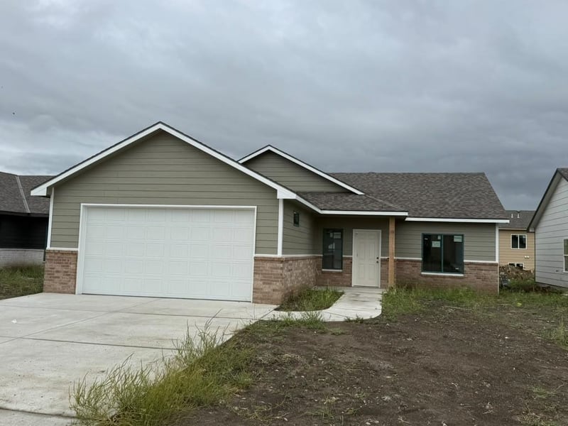 5097 N Toben Dr, Bel Aire, KS 67226