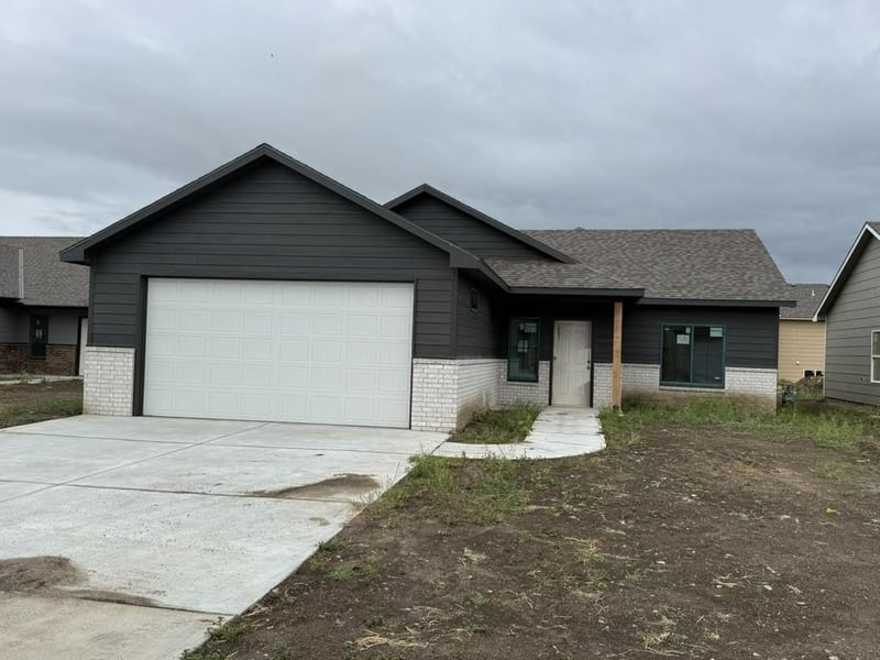 5091 N Toben Dr, Bel Aire, KS 67226