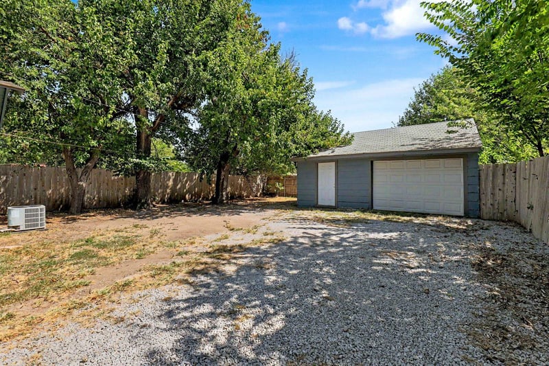1312 S Meridian Ave, Wichita, KS 67213