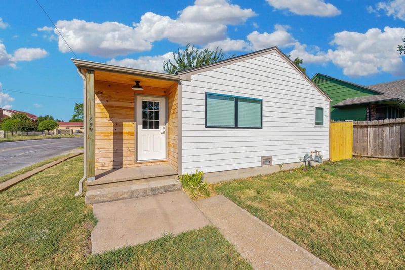 859 S Fountain, Wichita, KS 67218