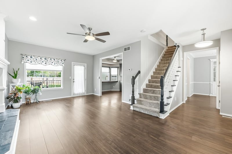 4 E 2nd Cir, Valley Center, KS 67147