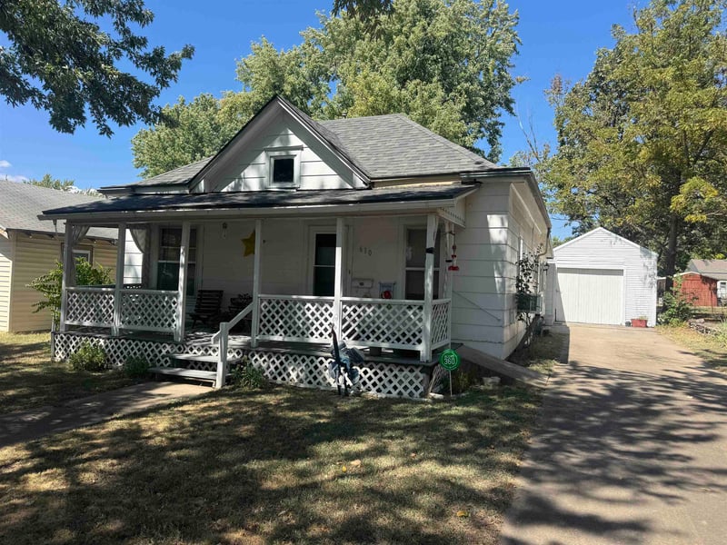 610 E 16th, Winfield, KS 67156