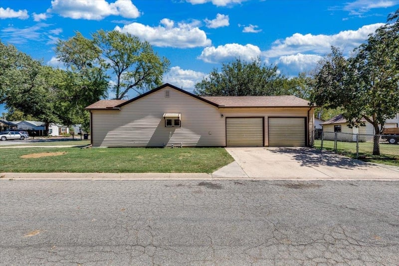 203 Martha Ave, Mulvane, KS 67110-1468