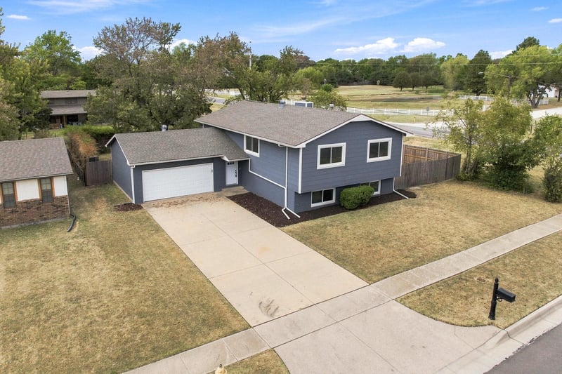 4565 N Hillcrest, Bel Aire, KS 67220