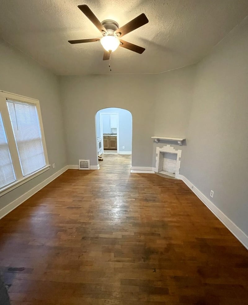 705-707 W Ash St, Salina, KS 67401