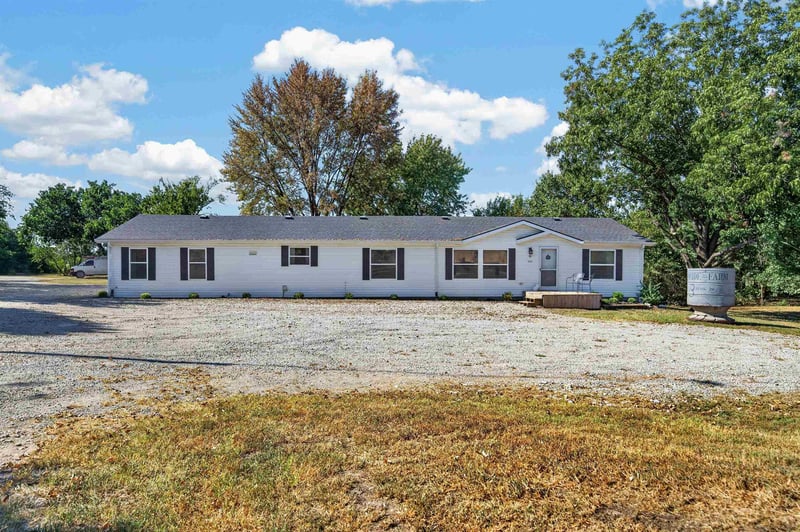 11827 SW 180th St, Rose Hill, KS 67133