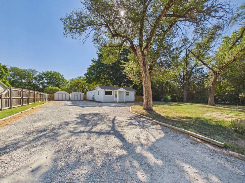 746 S Ruth Ave, Andover, KS 67002