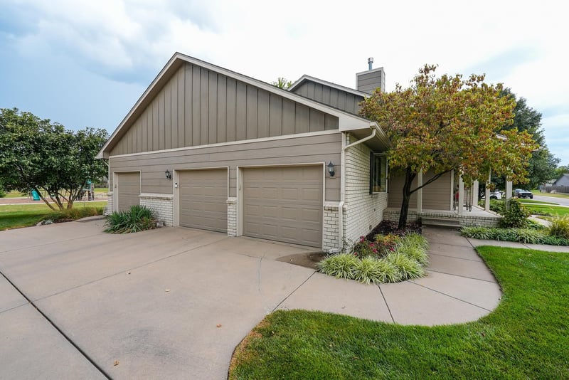 1810 N Cottonwood Dr, El Dorado, KS 67042