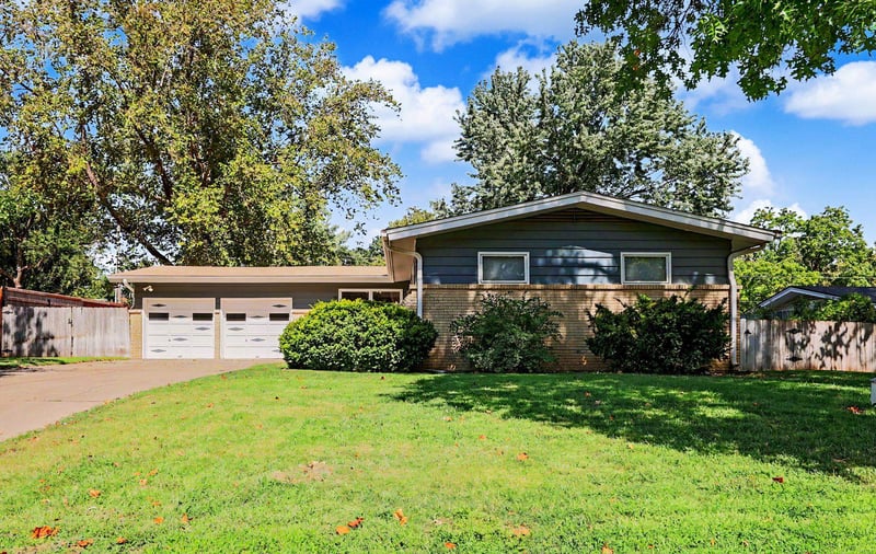 9800 W Shade Ave, Wichita, KS 67212