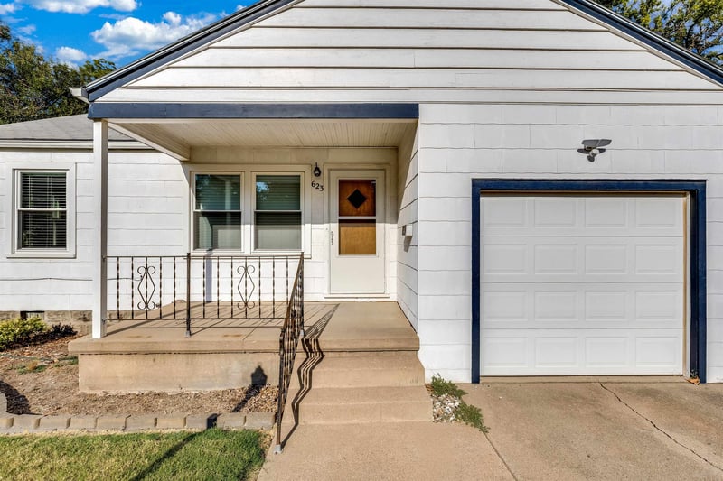 623 Grandview Ave, Newton, KS 67114