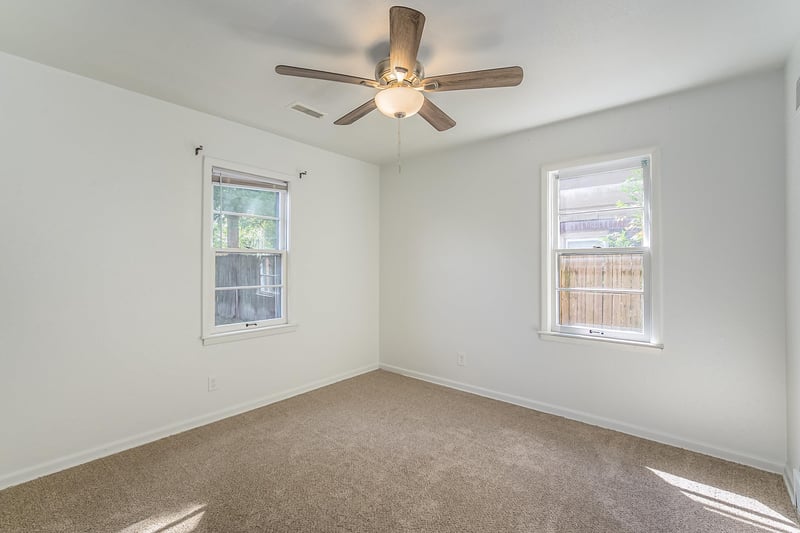 2820 S Mosley St, Wichita, KS 67216-1121
