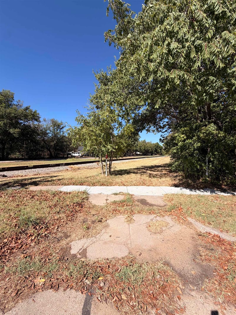 401 N Athenian Ave, Wichita, KS 67203