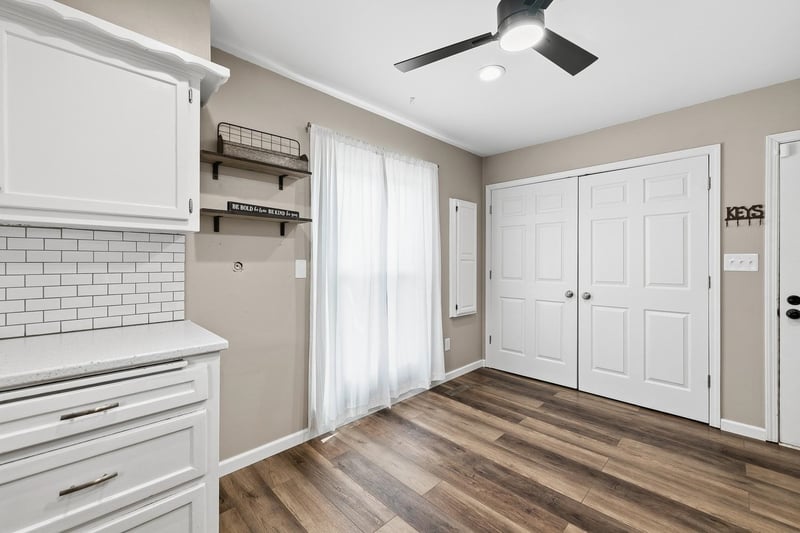 120 E Shady Brook Ln, Derby, KS 67037