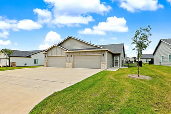 5229 N Cypress, Bel Aire, KS 67226