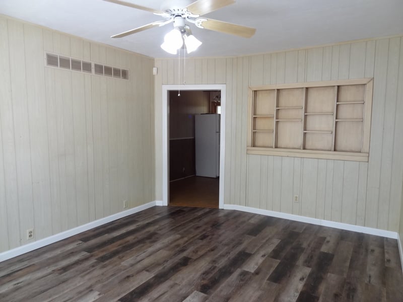 615 S Pershing, Wichita, KS 67218