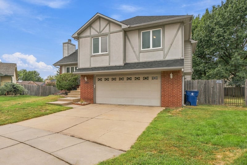 7814 W Barrington Cir, Wichita, KS 67212