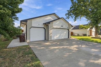126 E Creekstone St, Mulvane, KS 67110-9283