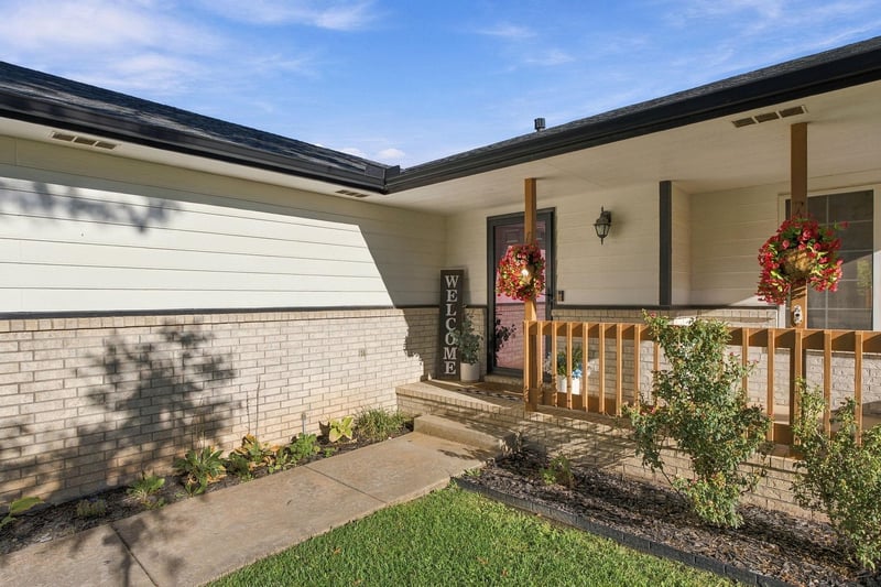 126 E Creekstone St, Mulvane, KS 67110-9283