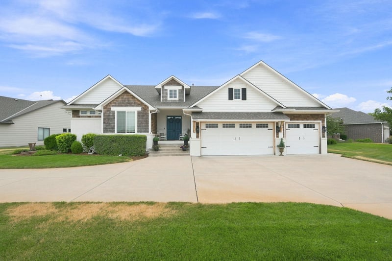 2981 N Gulf Breeze Cir, Wichita, KS 67205