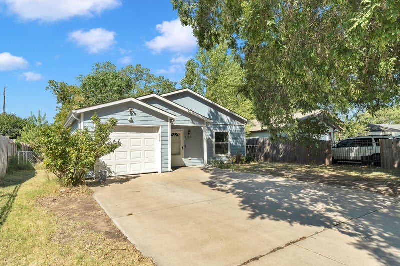 1143 N Estelle Ave, Wichita, KS 67214