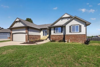 5216 N Colonial, Bel Aire, KS 67226