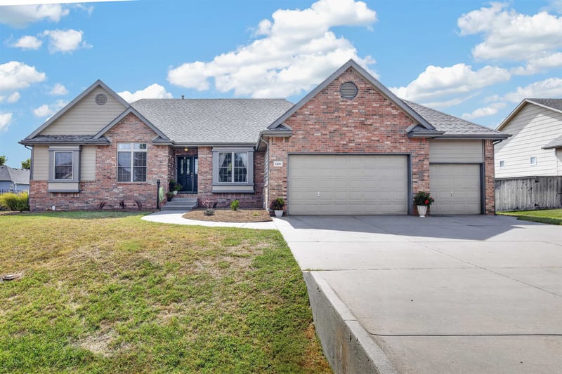 1601 E Fallbrook, Park City, KS 67147