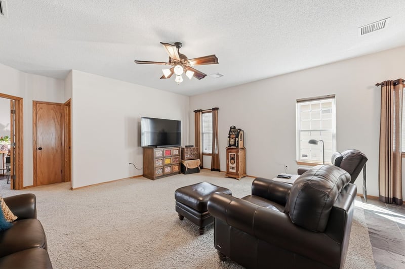 318 S Nineiron, Wichita, KS 67235