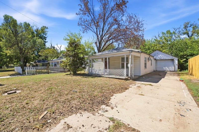 2027 S Madison Ave, Wichita, KS 67211