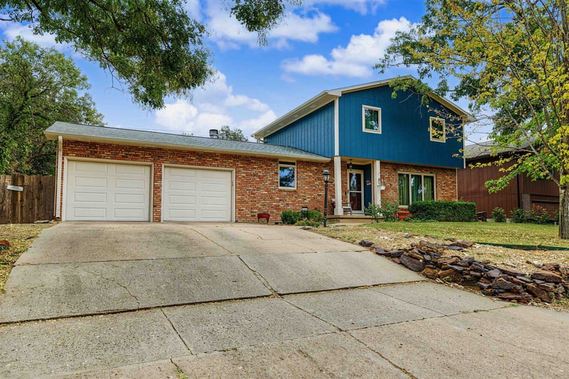 243 Seitz Dr, Salina, KS 67401