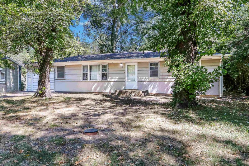 1310 N 10th St, Manhattan, KS 66502-5146