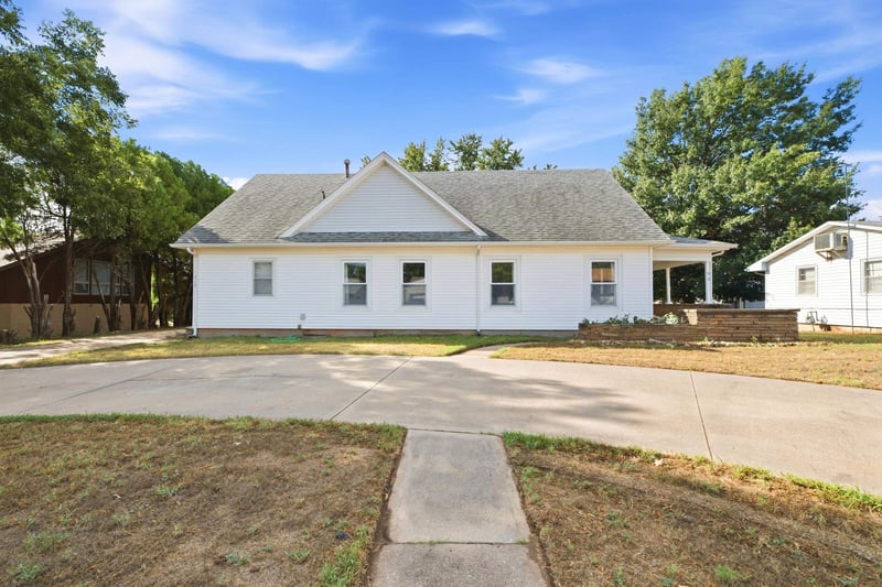 319 E Copeland, Kingman, KS 67068