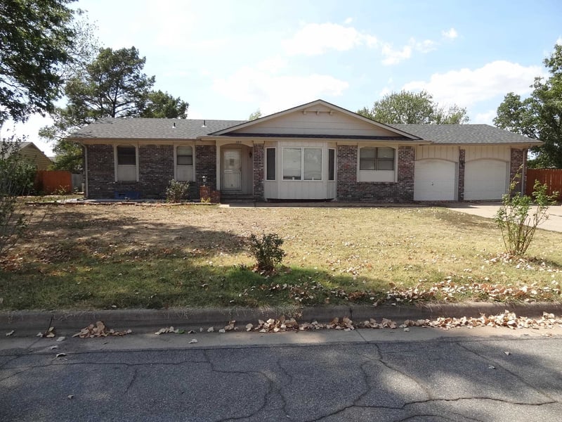 1105 S Laurel, Wichita, KS 67207