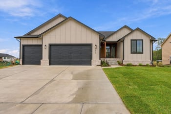 1420 W Cozy Hl, Goddard, KS 67052