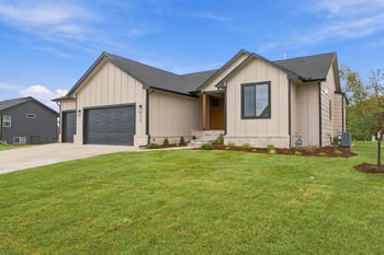 1420 W Cozy Hl, Goddard, KS 67052