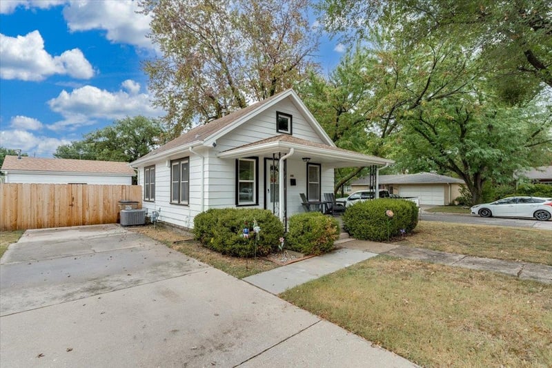 502 N Logan St, Newton, KS 67114