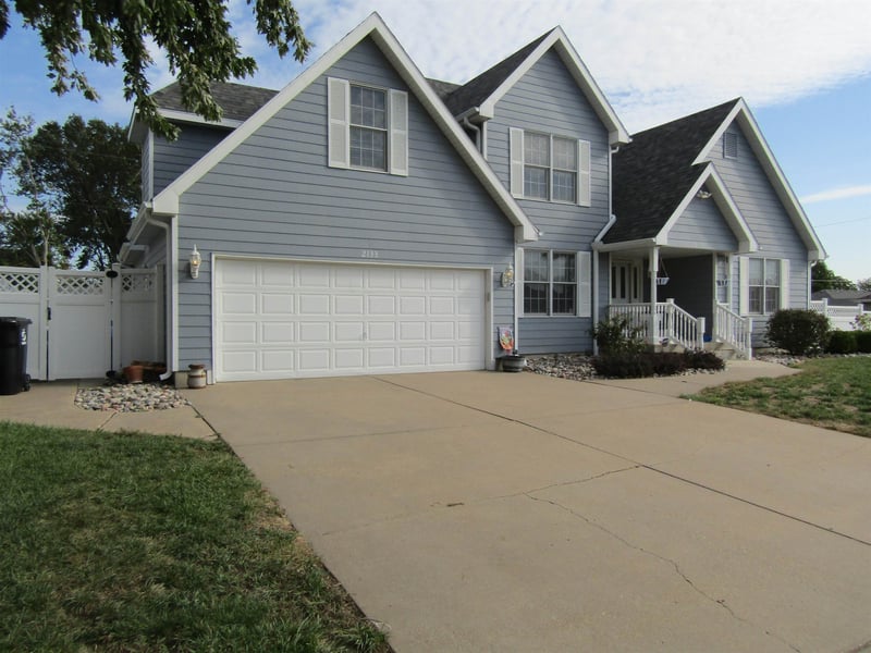 2133 Pheasant Ln, Salina, KS 67401