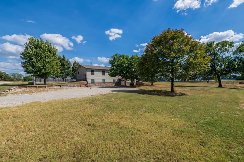 11967 SW 99th St, Augusta, KS 67010
