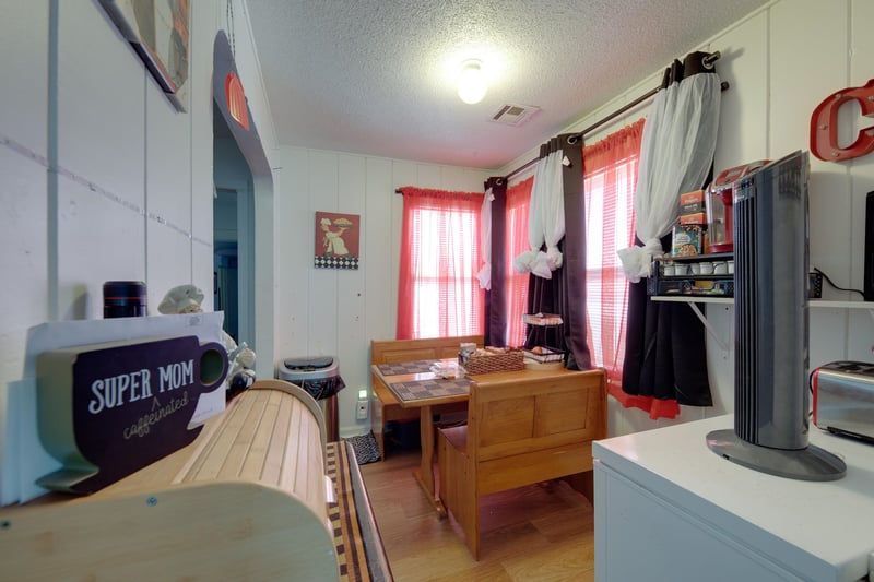 1557 N Chautauqua Ave, Wichita, KS 67214