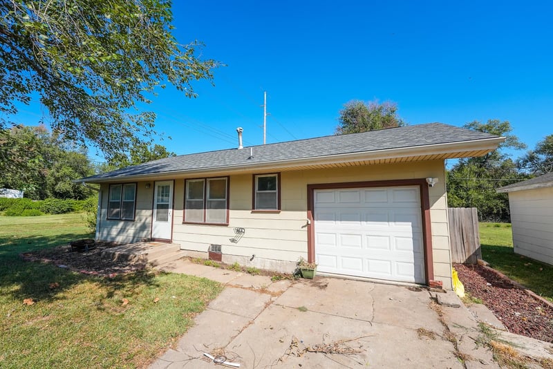 1624 W Webb Ave, El Dorado, KS 67042